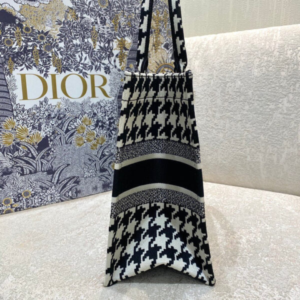 Christina Dior Medium Book Tote Bag 36cm Black - Image 5