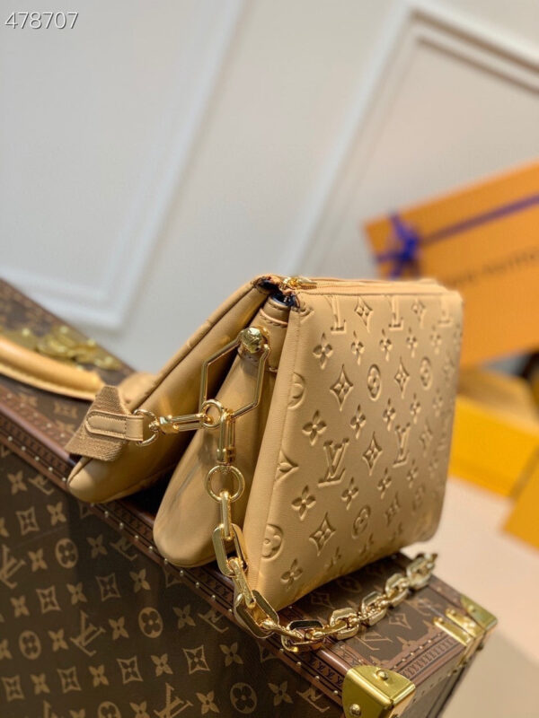 Louis Vuitton Coussin PM Bag 26cm Monogram Embossed Puffy Lambskin Leather Spring/Summer Collection M57793 Brown - Image 2