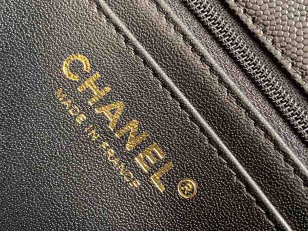 Chanel Classic Flap Bag 20cm Gold Hardware Caviar Leather Spring/Summer Collection Black - Image 6