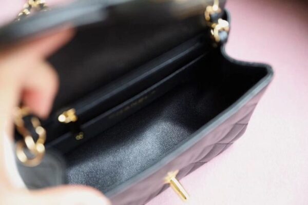 Chanel Classic Mini Flap Bag 18cm Gold Hardware Caviar Leather Spring/Summer Collection Black - Image 7