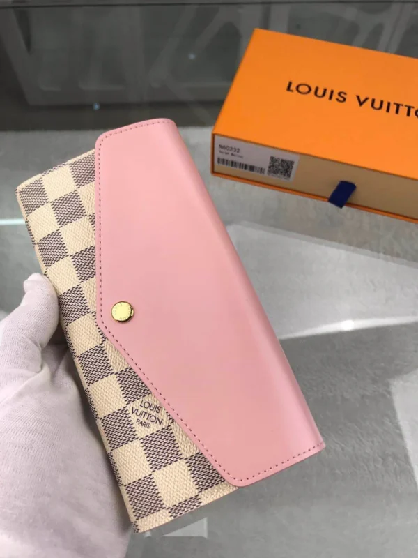 Damier Azur Calfskin Pochette Felicie Eau De Rose - Image 6