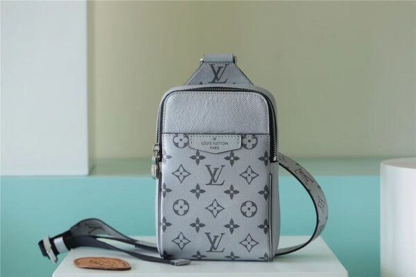 Louis Vuitton Outdoor Sling Bag 21cm