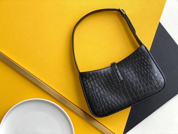 Saint Laurent LE5A7 Hobo Bag 25cm - Image 2
