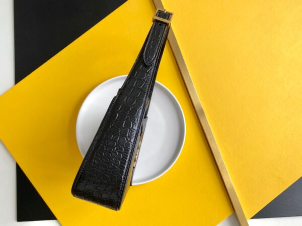 Saint Laurent LE5A7 Hobo Bag 25cm - Image 3