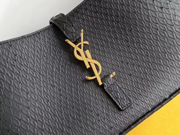 Saint Laurent LE5A7 Hobo Bag 25cm - Image 4