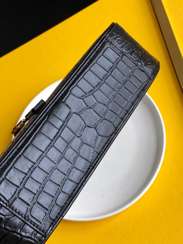 Saint Laurent LE5A7 Hobo Bag 25cm - Image 4