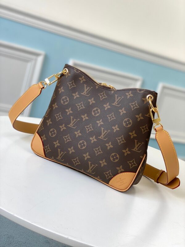 Louis Vuitton Crossbody 31cm Brown - Image 2