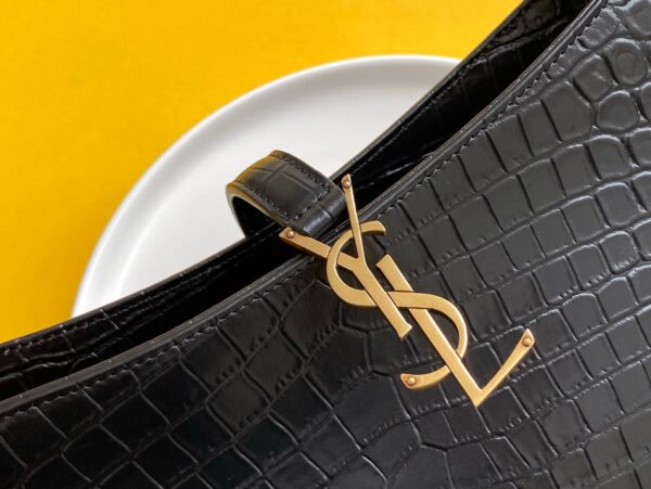 Saint Laurent LE5A7 Hobo Bag 25cm - Image 6