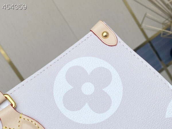 Louis Vuitton OnTheGo GM Bag 42cm Monogram Canvas Spring/Summer Collection M57640 Mist - Image 4