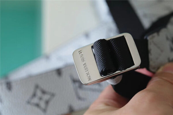 Louis Vuitton Outdoor Sling Bag 21cm - Image 8