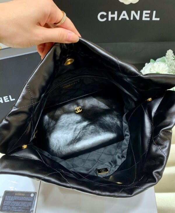Chanel 22 Large Handbag 37cm Black - Image 8