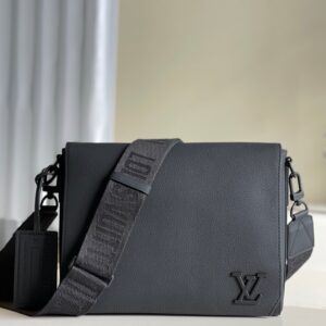 Louis Vuitton M57080 Messenger 28cm
