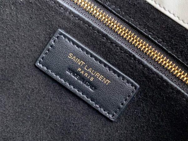 Saint Laurent LE5A7 Hobo Bag 25cm - Image 9
