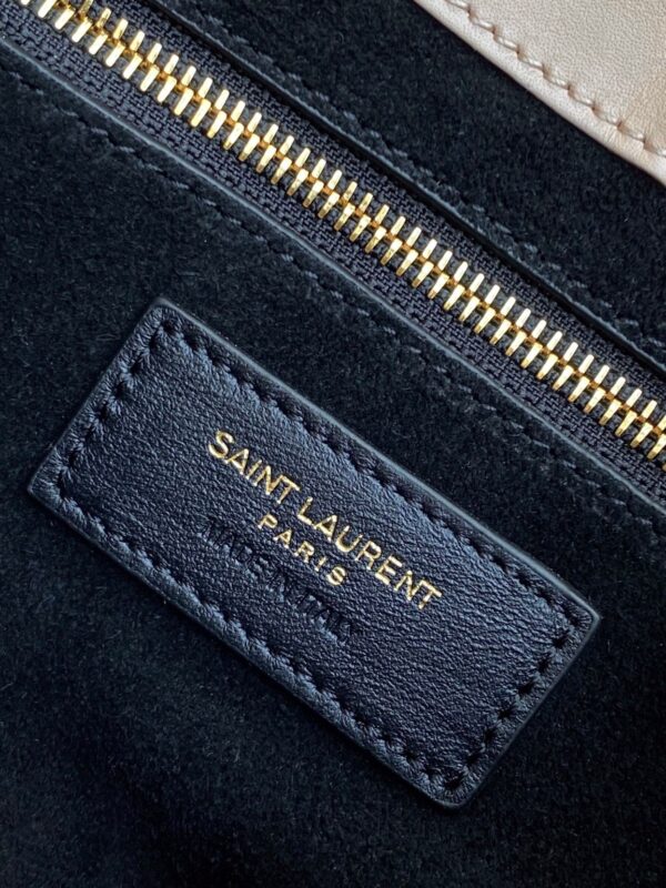 Saint Laurent LE5A7 Hobo Bag 25cm - Image 9