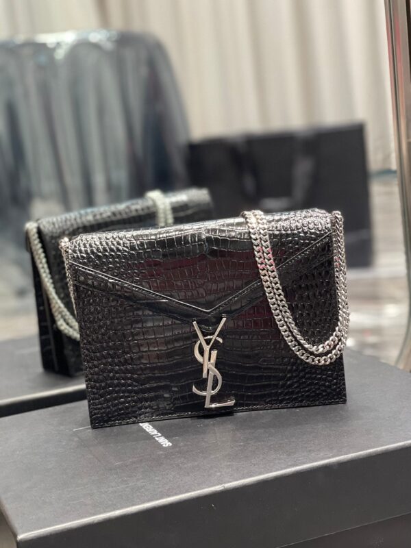 Saint Laurent Cassandra Medium Chain Bag In Grain De Poudre Embossed 22cm Black