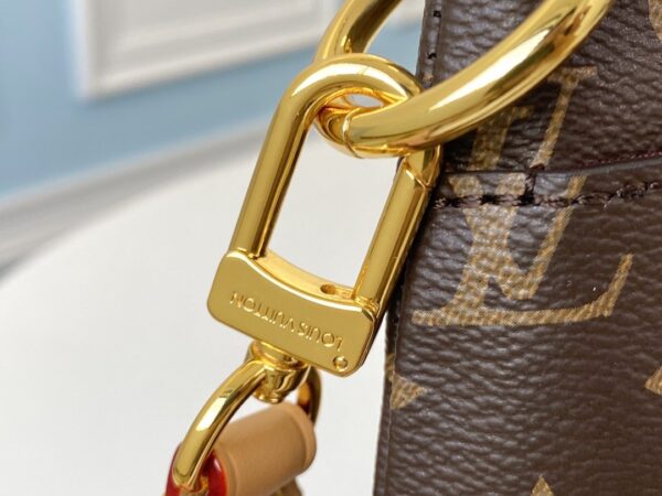 Louis Vuitton Crossbody 31cm Brown - Image 3