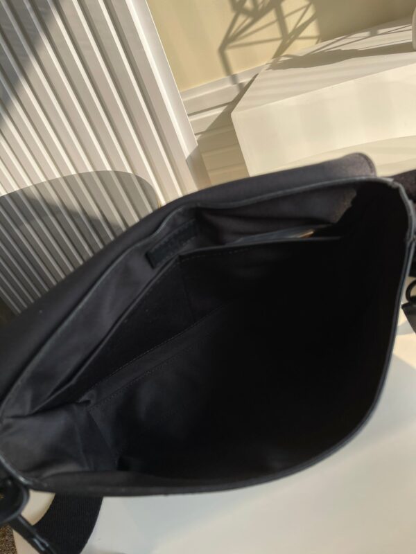 Louis Vuitton M57080 Messenger 28cm - Image 8