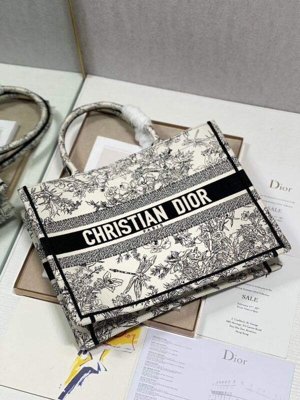 Christina Dior Medium Book Tote Bag 36cm Black/White - Image 5