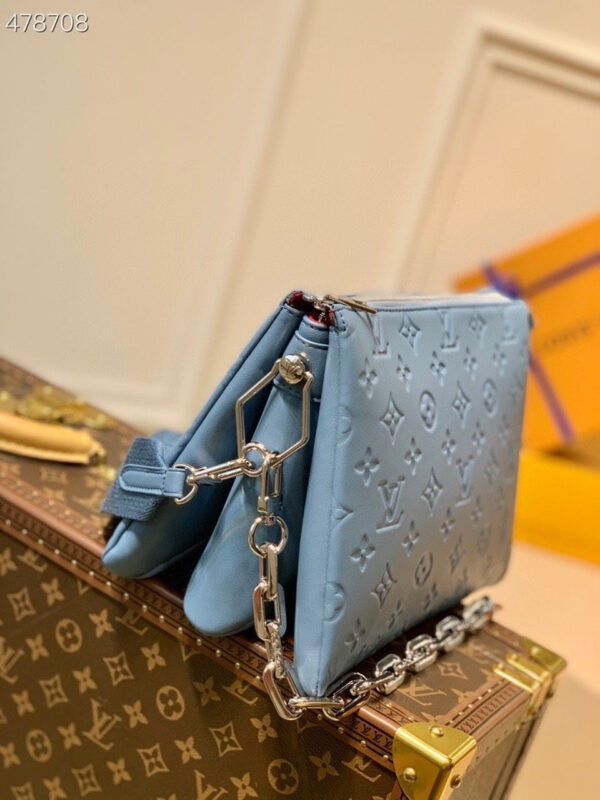 Louis Vuitton Coussin PM Bag 26cm Monogram Embossed Puffy Lambskin Leather Spring/Summer Collection M57793 Light Blue - Image 2