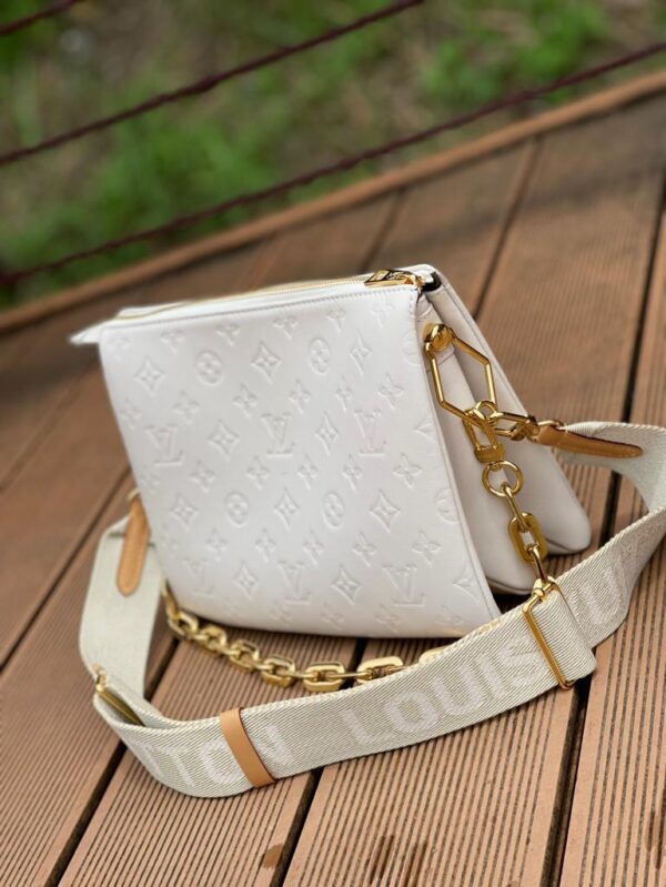 Louis Vuitton Coussin PM Bag 26cm Monogram Embossed Puffy Lambskin Leather Spring/Summer Collection M57793 White - Image 2