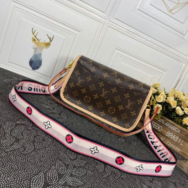 Louis Vuitton M45985 Diane 25cm Brown - Image 3
