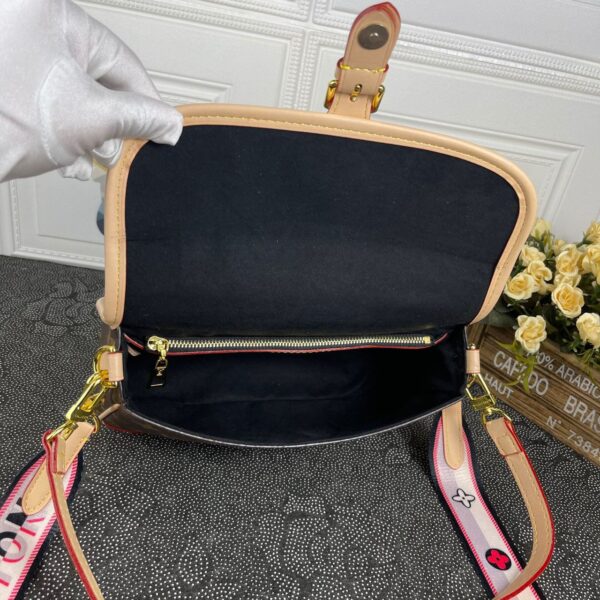 Louis Vuitton M45985 Diane 25cm Brown - Image 6