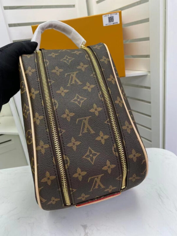 Louis Vuitton King Size Toiletry Bag 28cm Monogram Canvas Spring/Summer Collection M47528 Brown - Image 2