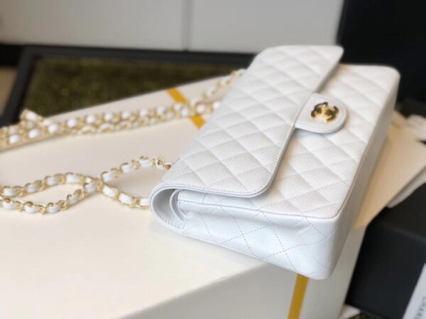 Chanel Classic Medium Flapbag Gold Hardware 26cm White - Image 5