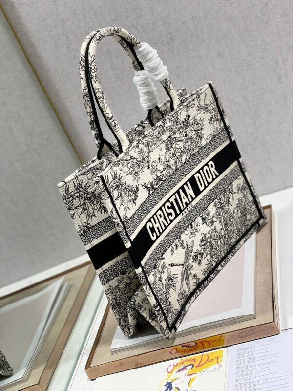 Christina Dior Medium Book Tote Bag 36cm Black/White - Image 7