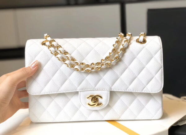 Chanel Classic Medium Flapbag Gold Hardware 26cm White - Image 4