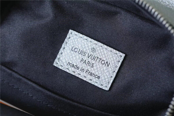 Louis Vuitton Outdoor Sling Bag 21cm - Image 4