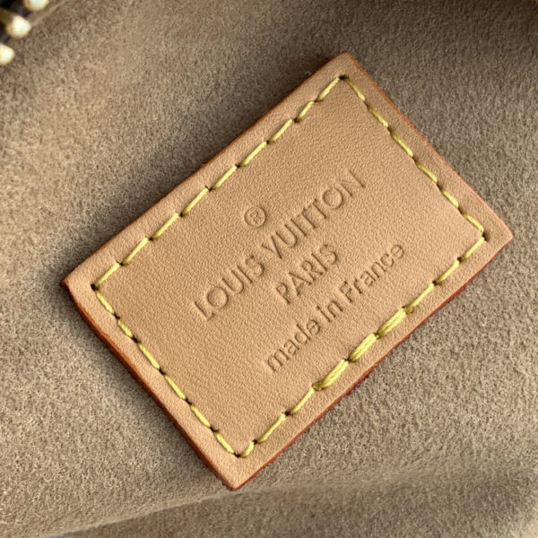 Louis Vuitton M81098 Loop 24cm Brown - Image 7