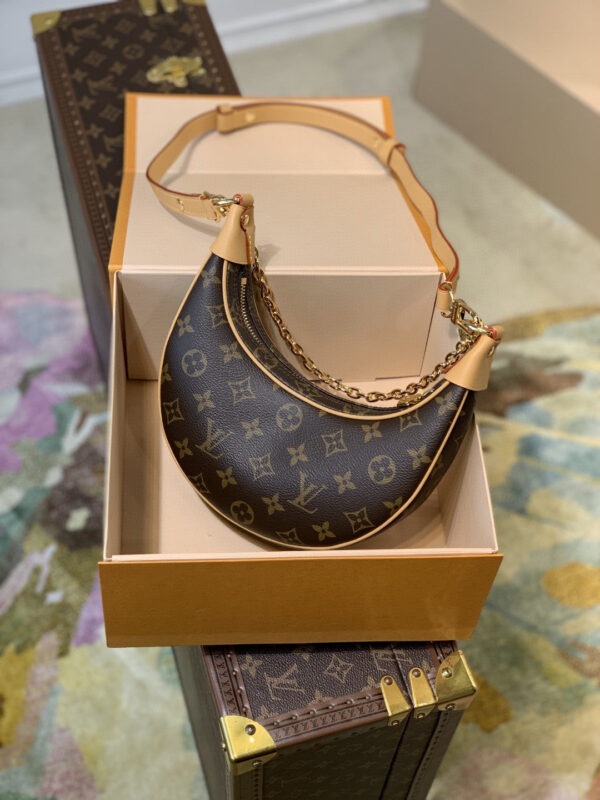 Louis Vuitton M81098 Loop 24cm Brown - Image 8