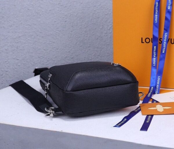Louis Vuitton Avenue Sling Bag 32cm Taiga Leather Spring/Summer Collection M30443 Black - Image 9
