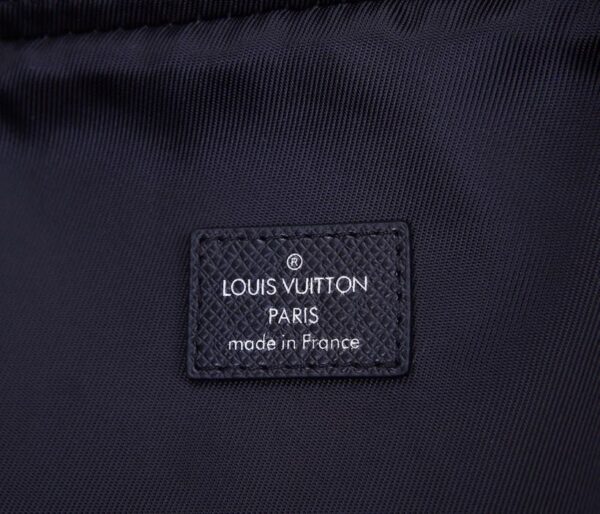 Louis Vuitton Avenue Sling Bag 32cm Taiga Leather Spring/Summer Collection M30443 Black - Image 7